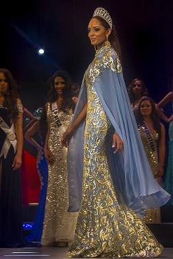 Chantel_onstage2_1 - LatinTRENDS