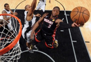 Dwyane Wade scored 32 points in Miami's series-tying win at the AT&T Center in San Antonio Thursday.
