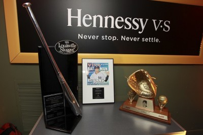 Hennessy V.S celebrated professional baseball player Carlos Beltrán’s career at the Latinos in Baseball event and showcased his Silver Slugger award and Golden Glove.