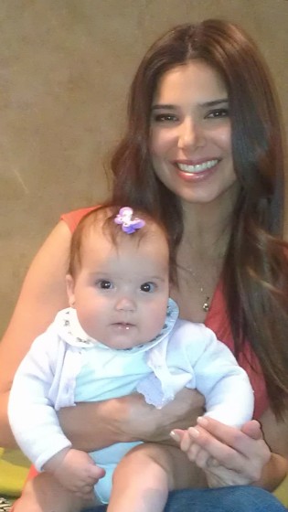 Roselyn_Sanchez_+_Daughter
