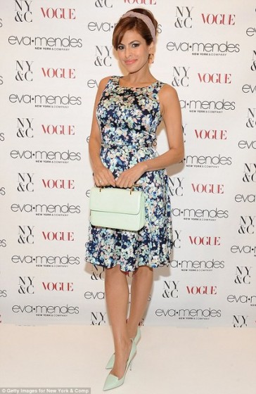 eva-mendes-and-m2malletier-la-fleur-du-mal-bag-gallery