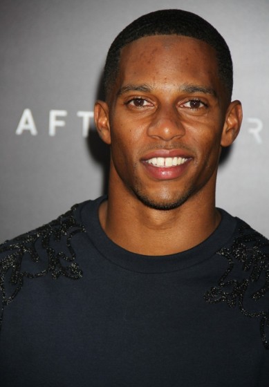 victor-cruz-premiere-after-earth-01