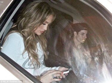 article-0-1D29C96500000578-12_634x471