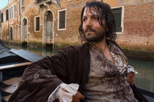 casanova-amazon-diego-luna