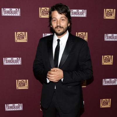 rs_300x300-150513151234-600.diego-luna-fox-oscar-party.jw.51315