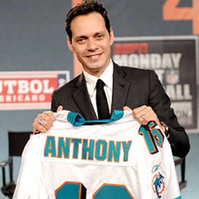 marc-anthony-showing-his-miami-dolphin-jersey-picture