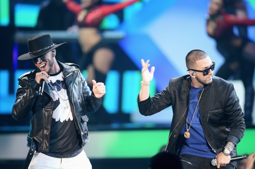 MIAMI, FL - APRIL 28:  Alexis y Fido perform onstage at the Billboard Latin Music Awards at Bank United Center on April 28, 2016 in Miami, Florida.  (Photo by Rodrigo Varela/Getty Images)